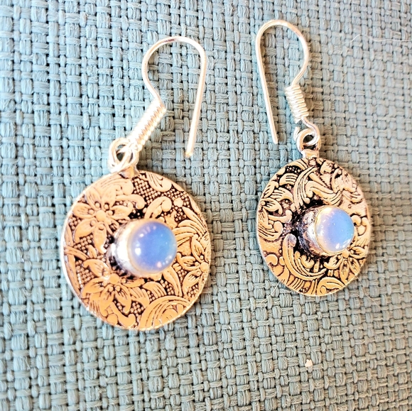 ***$15 Sale*** New Opal Opalite Silver Earrings. - Picture 2 of 12